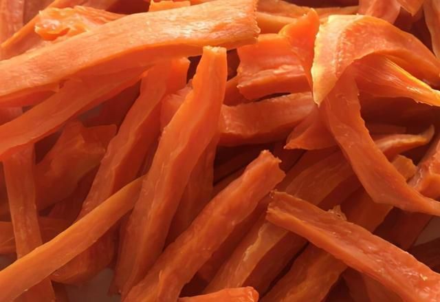  毛钱|这菜9毛钱一斤，一蒸一晒囤起来，随取随吃特方便，冬天适合吃