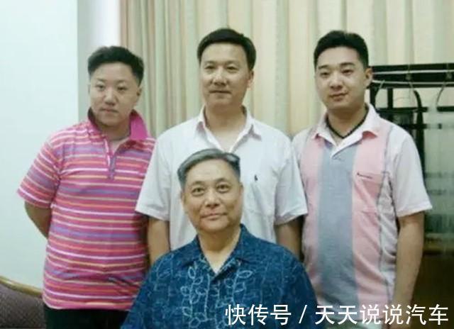 师父@张学津后事:全体徒弟跪拜高喊:“师父,我们都是您的儿子”