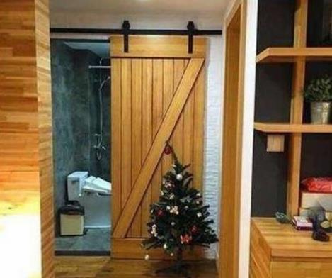 装修师傅|为何不给卫生间装平开门,而改用它替代?装修师傅:美观又实用!