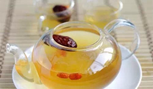 功效|枸杞配上“它”,连喝7天,补肝益肾,体内湿气没了,腰也细了