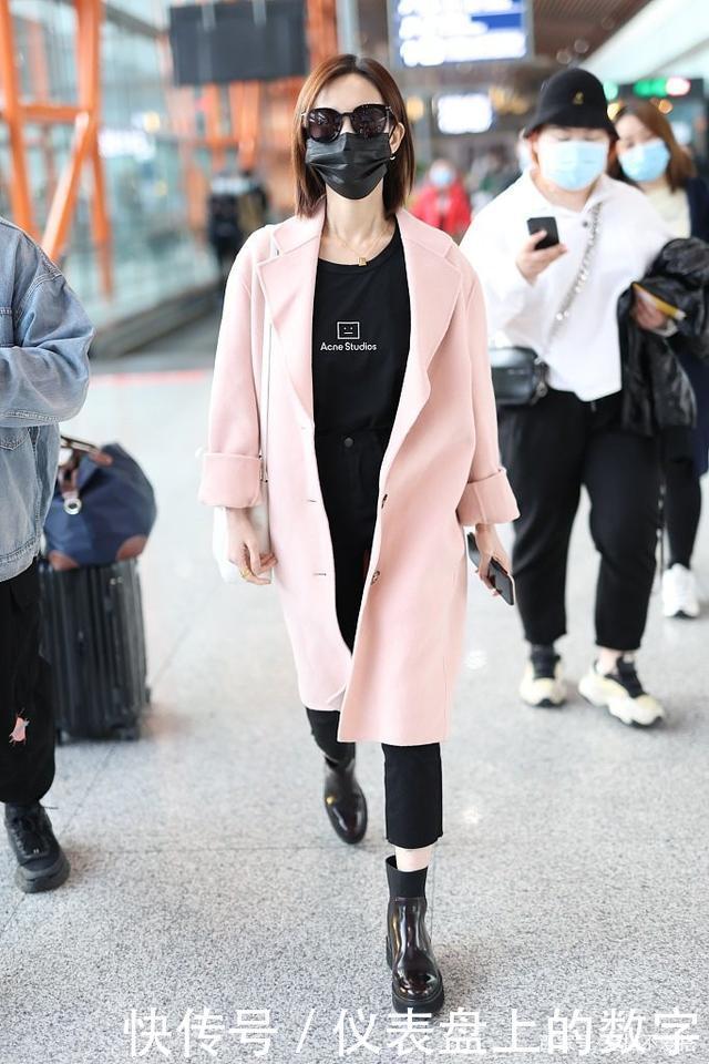 女人少穿西装吧,呆板还容易撞衫!现流行这5件外套,百搭显气质