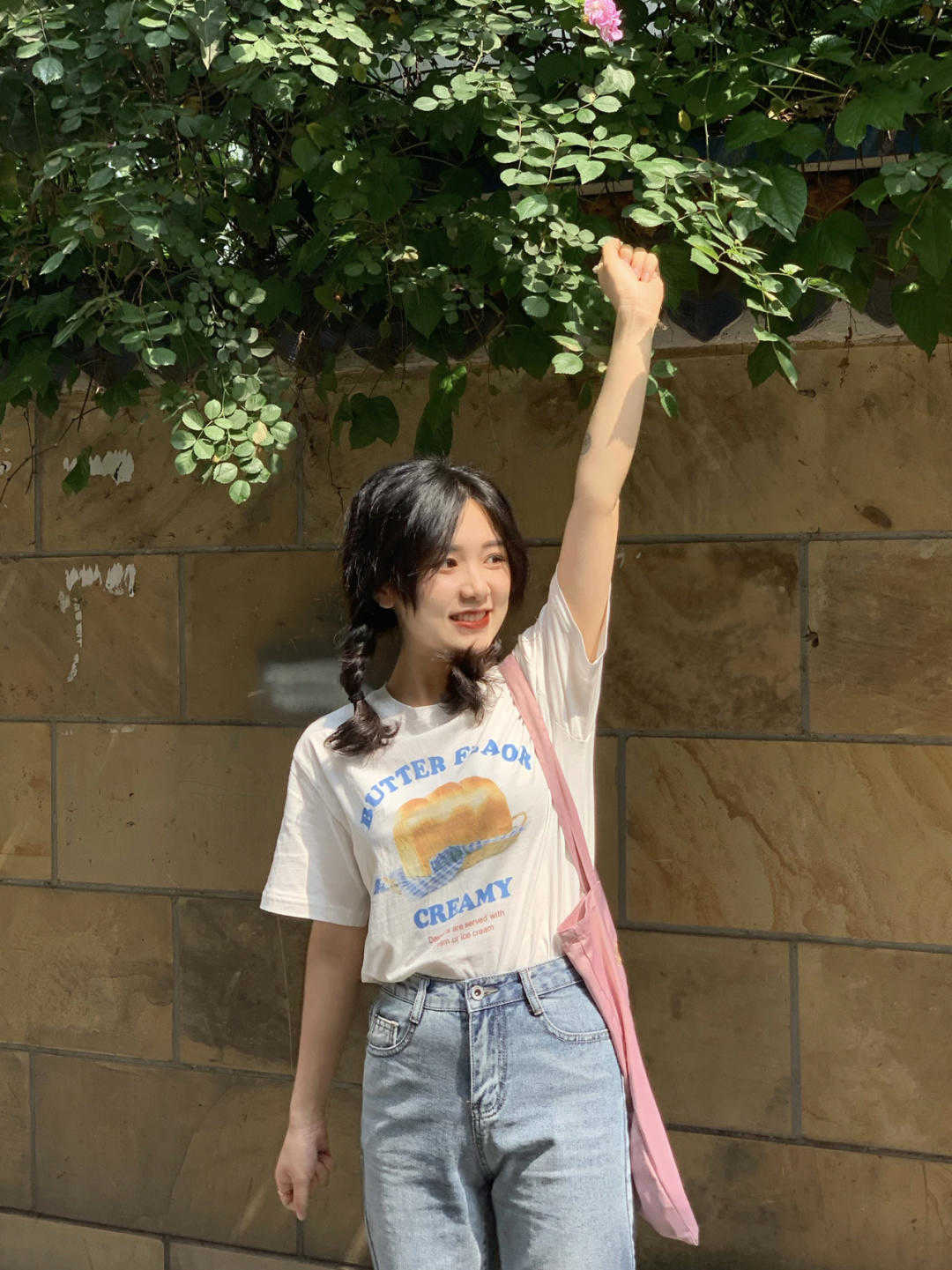 直筒|牛仔裤的n个搭配方法,显气质还减龄,高级时髦