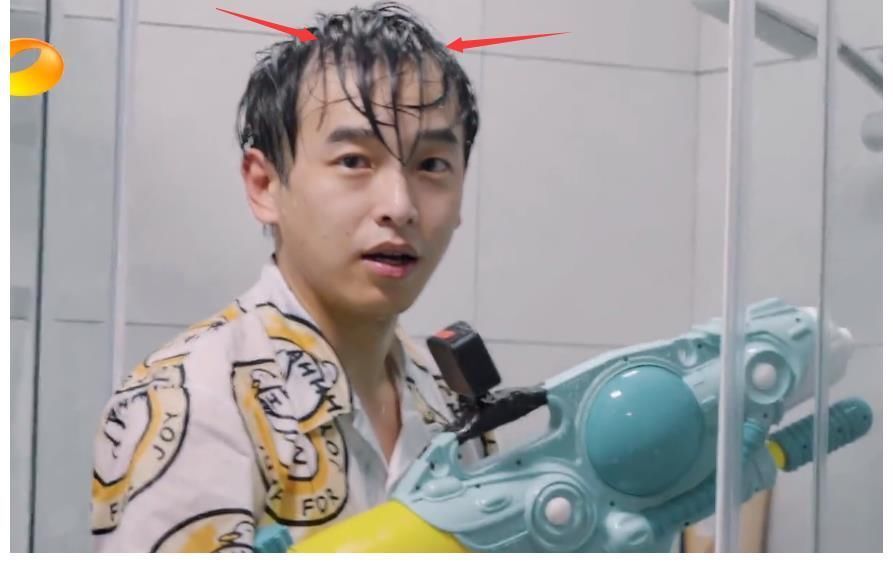 《向5》最没偶像包袱的嘉宾?随时发出憨笑声,头秃也不画发际线