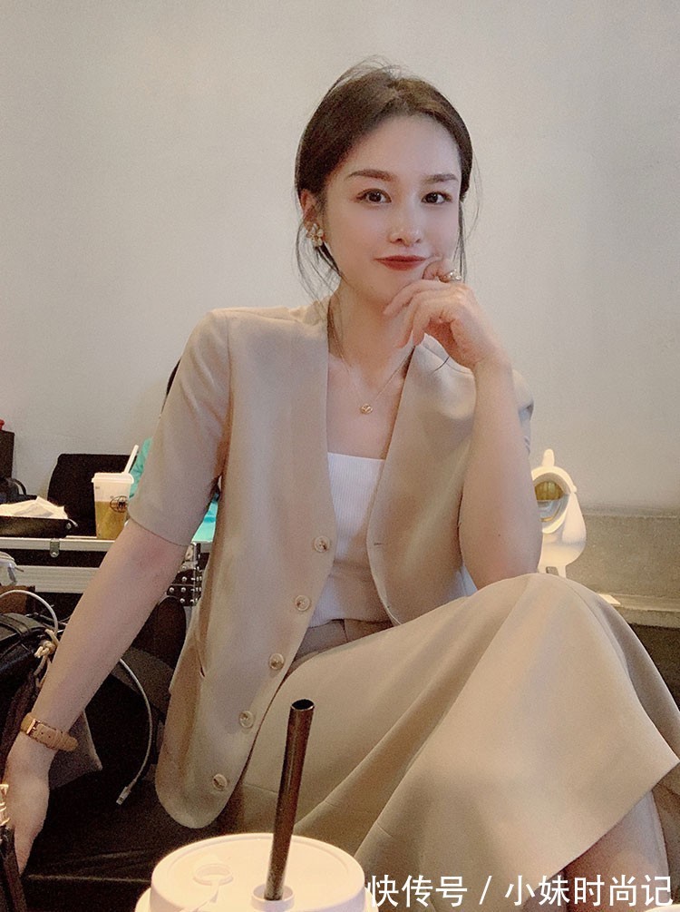 鱼尾裙|日常穿搭:休闲西装的雅、酷、甜,让它在今夏十分流行