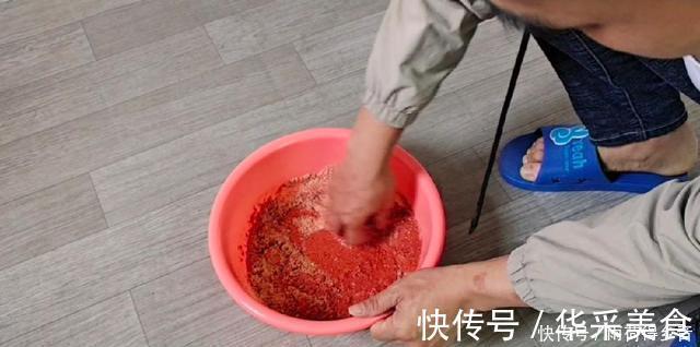 钓鲤鱼不需要太多料混合,配对这两种料,一年都不用换了