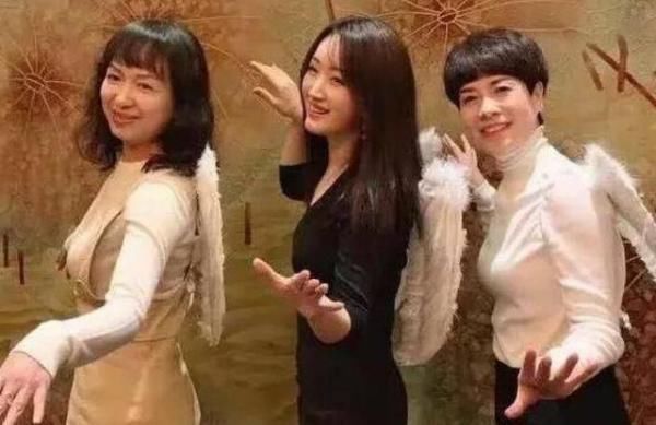 差别|同学聚会,早生孩子与晚生孩子的差别一目了然,全写在脸上