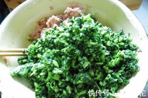 包饺子|这菜现在正便宜,包饺子比韭菜还鲜,比白菜还嫩,全家吃了少生病