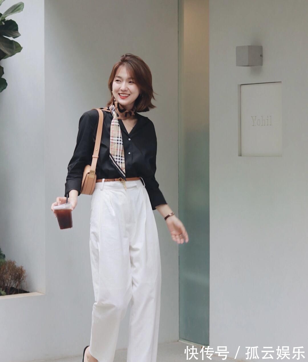 美眉 早秋穿搭值得,针织衫搭配半身裙或牛仔裤,轻松穿出名媛气质