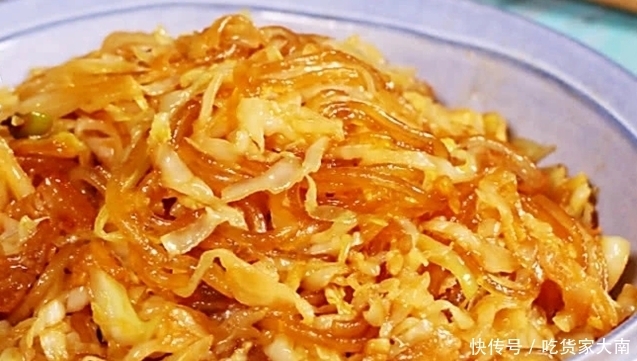 家常菜就要荤素搭配,吃着香,营养全,今天的菜一上桌,全家喜欢