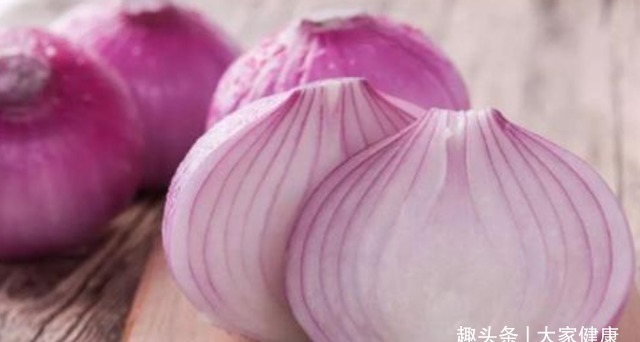 血压升高|高血压不能碰洋葱？医生建议：4种食物不妨常吃，有助平稳血压！