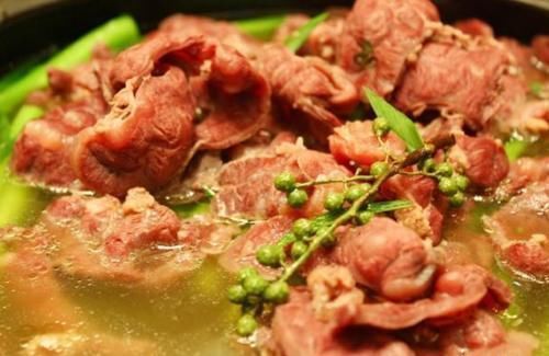 “猪肉不花椒,羊肉不八角,牛肉不韭菜”有科学道理吗?