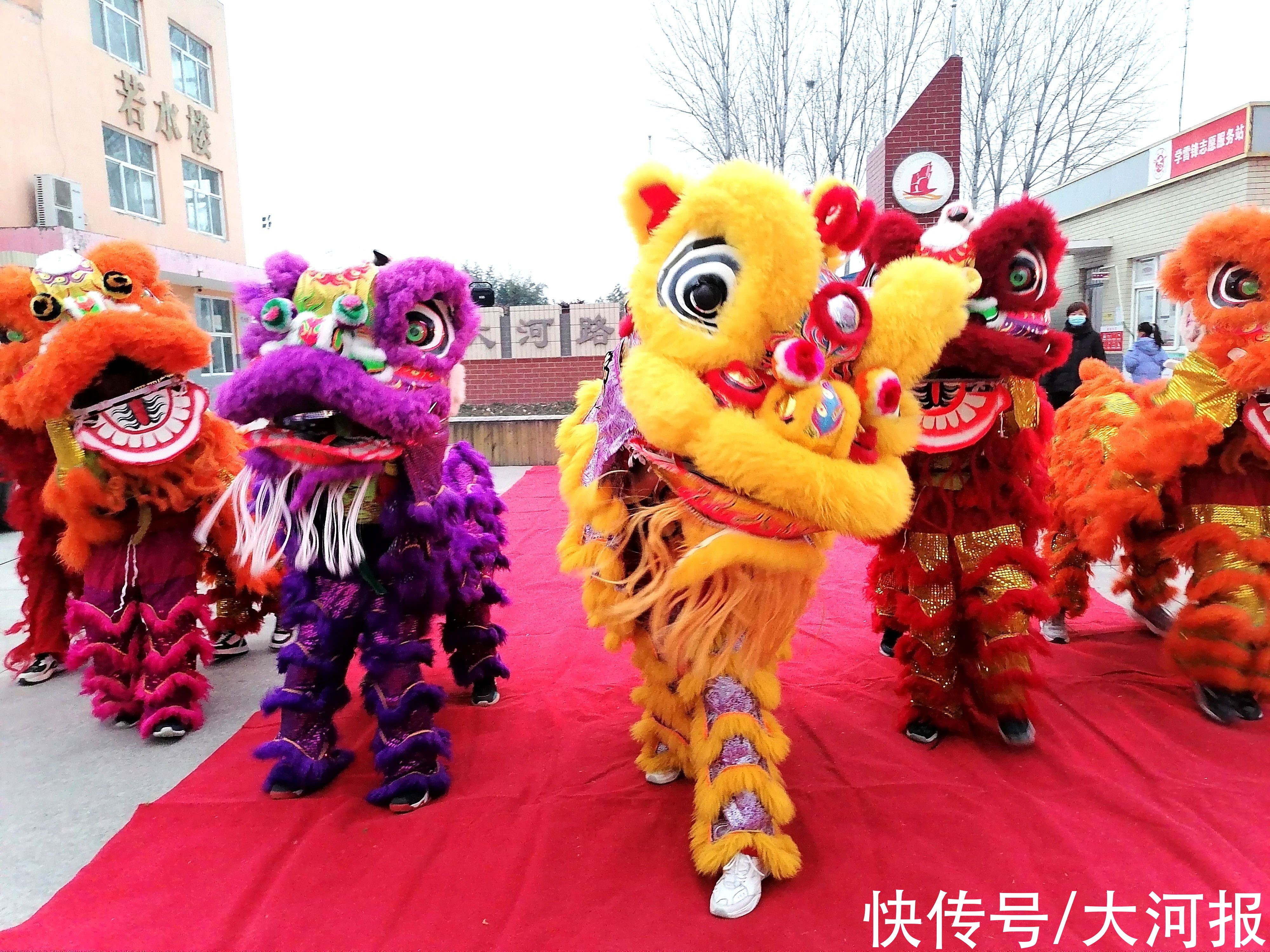 大河路！开学首日！郑州市大河路中心小学敲锣打鼓、舞狮迎接学生入学