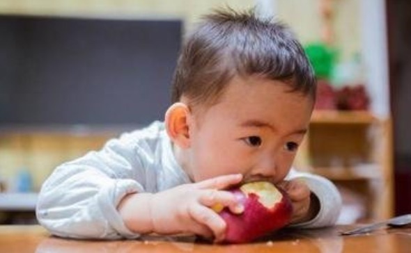 脾胃虚弱|这四种水果吃得太多了孩子脾胃虚弱，不能长大父母必须记住孩子应该少给