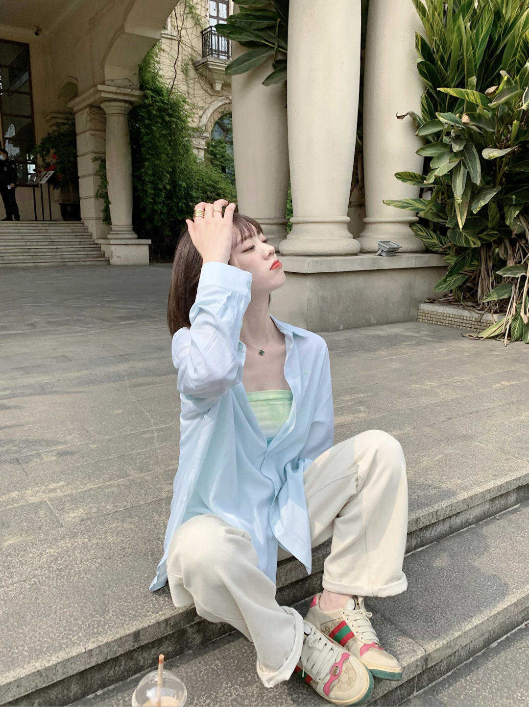 字裙|衬衫的“高级穿法”是这样的,优雅干练又有气场,实用又时髦