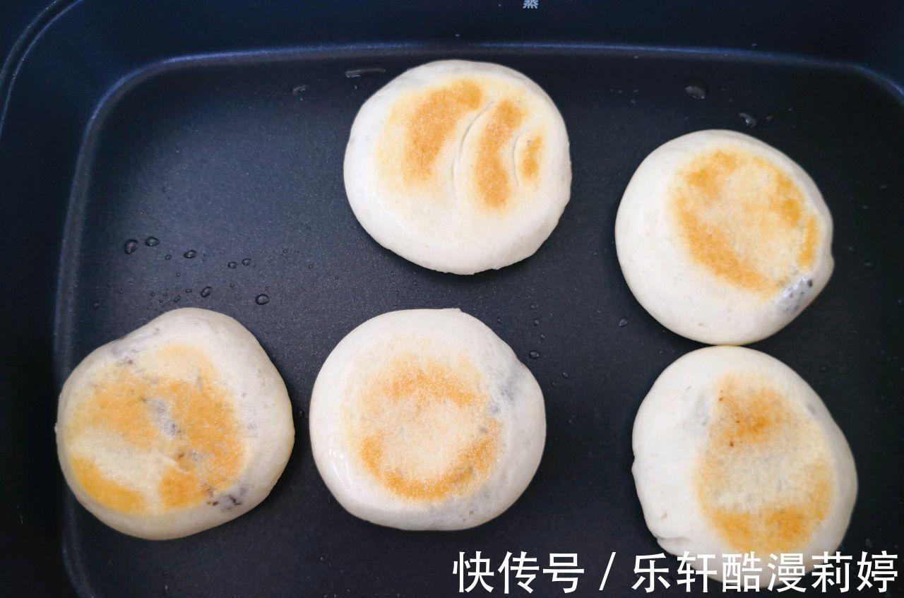 泡打粉|做红糖黑芝麻饼一点都不难，又软又有嚼劲儿，营养健康还好做
