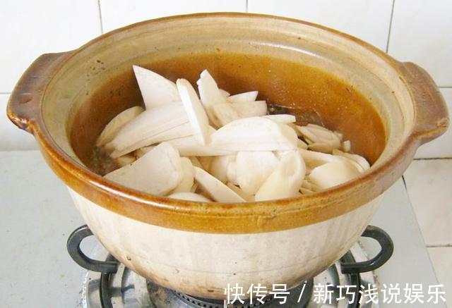 冬天炖牛肉放什么料最香？牢记“这3样”，牛肉软烂，多汁又入味