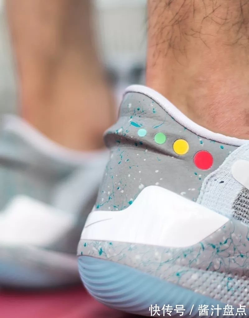 开箱 最强球鞋!六千的“平民 Air Mag” 开箱 + 上脚!