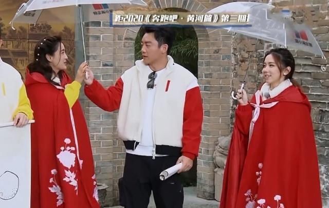 黑脸|郑恺有多讨厌邓紫棋？全程只给baby打伞，邓紫棋看后也忍不住黑脸