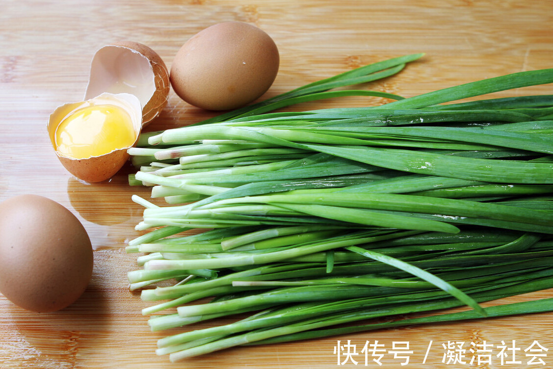 窍门|韭菜饺子好吃有窍门,试试多做1步,韭菜更鲜香,翠绿不出水