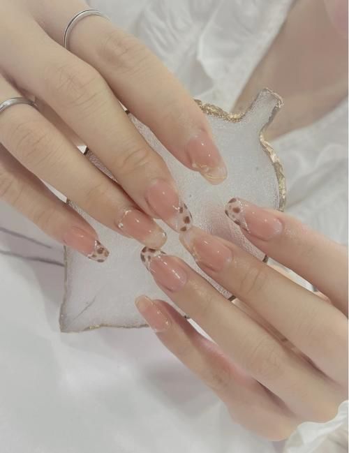春天精致美甲合集！法式豹纹又纯又欲，它是颜值界的“天花板”