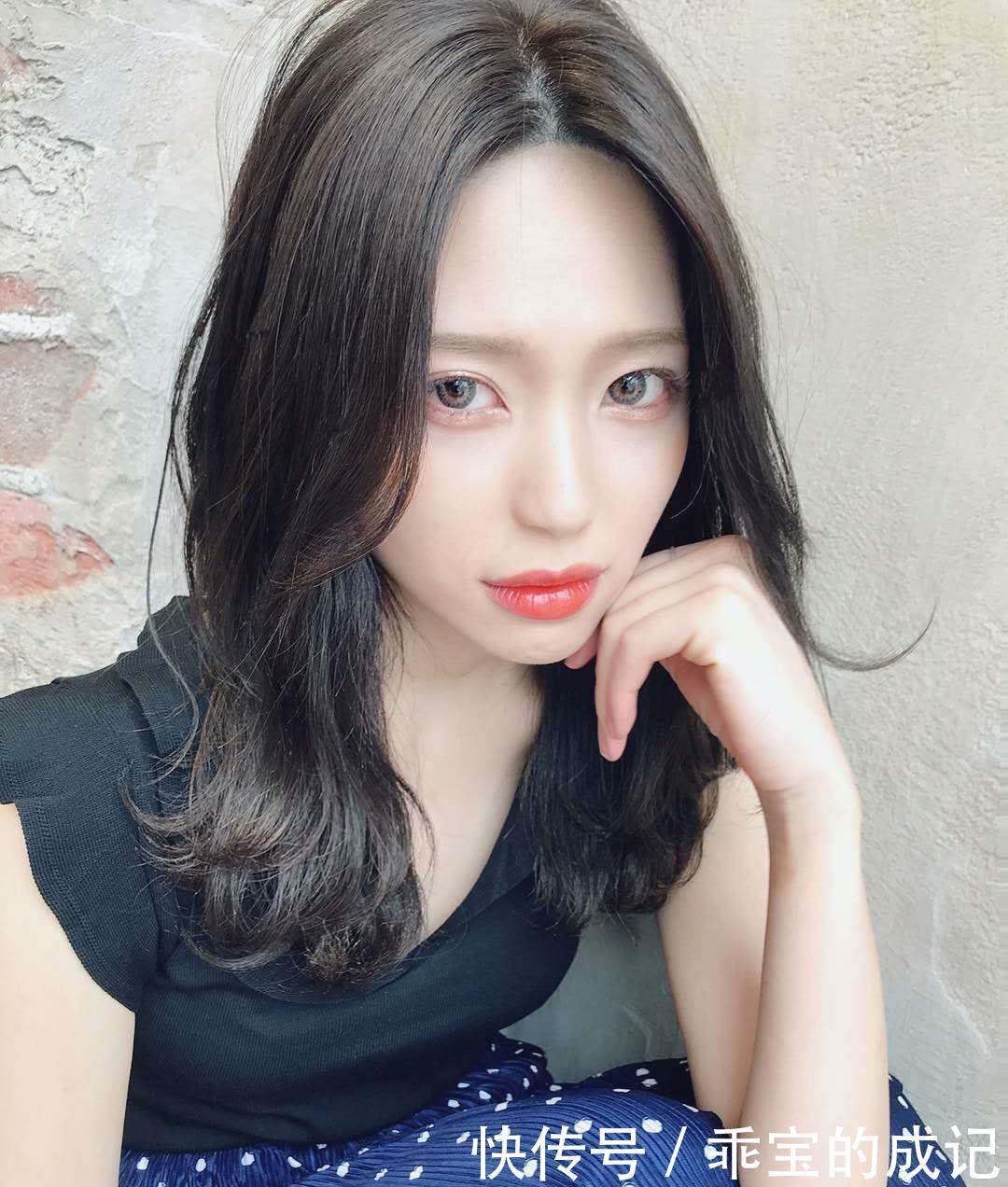 板栗色|染什么颜色头发显皮肤白显年轻?万能的棕色系,时尚减龄永不过时