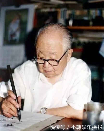 钢笔|没曾想启功的钢笔字写得如此精致,其书信曝光,字迹颠覆你的审美