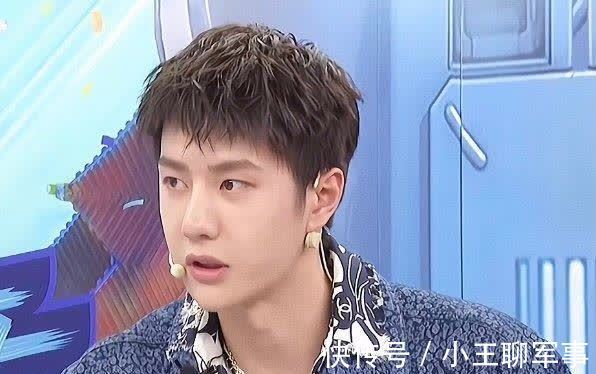 中国文化|王一博天天向上录制,心心念念的鞋子终于上脚了!