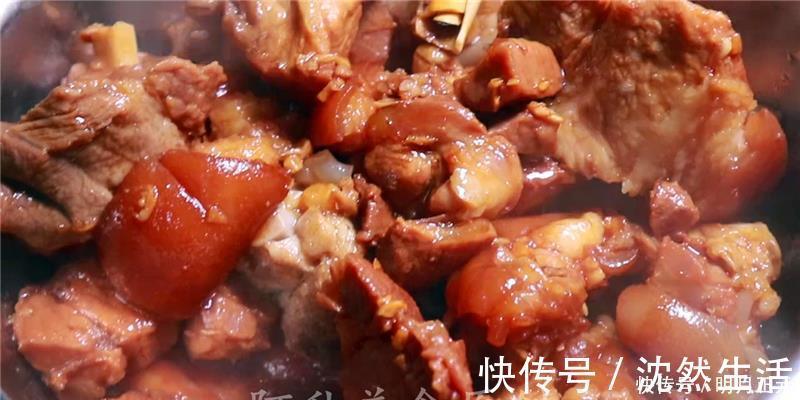 饭店大厨教你秘制猪蹄，不放一滴水，猪蹄入口即化，满口留香