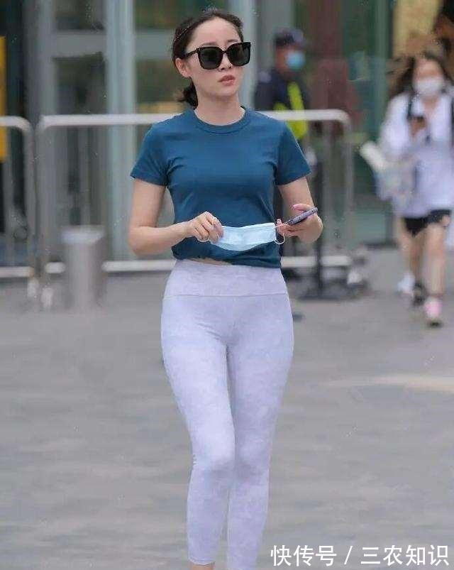 高跟鞋 女生们都应该拥有一件打底裤，得体耐看又时尚，简约休闲！