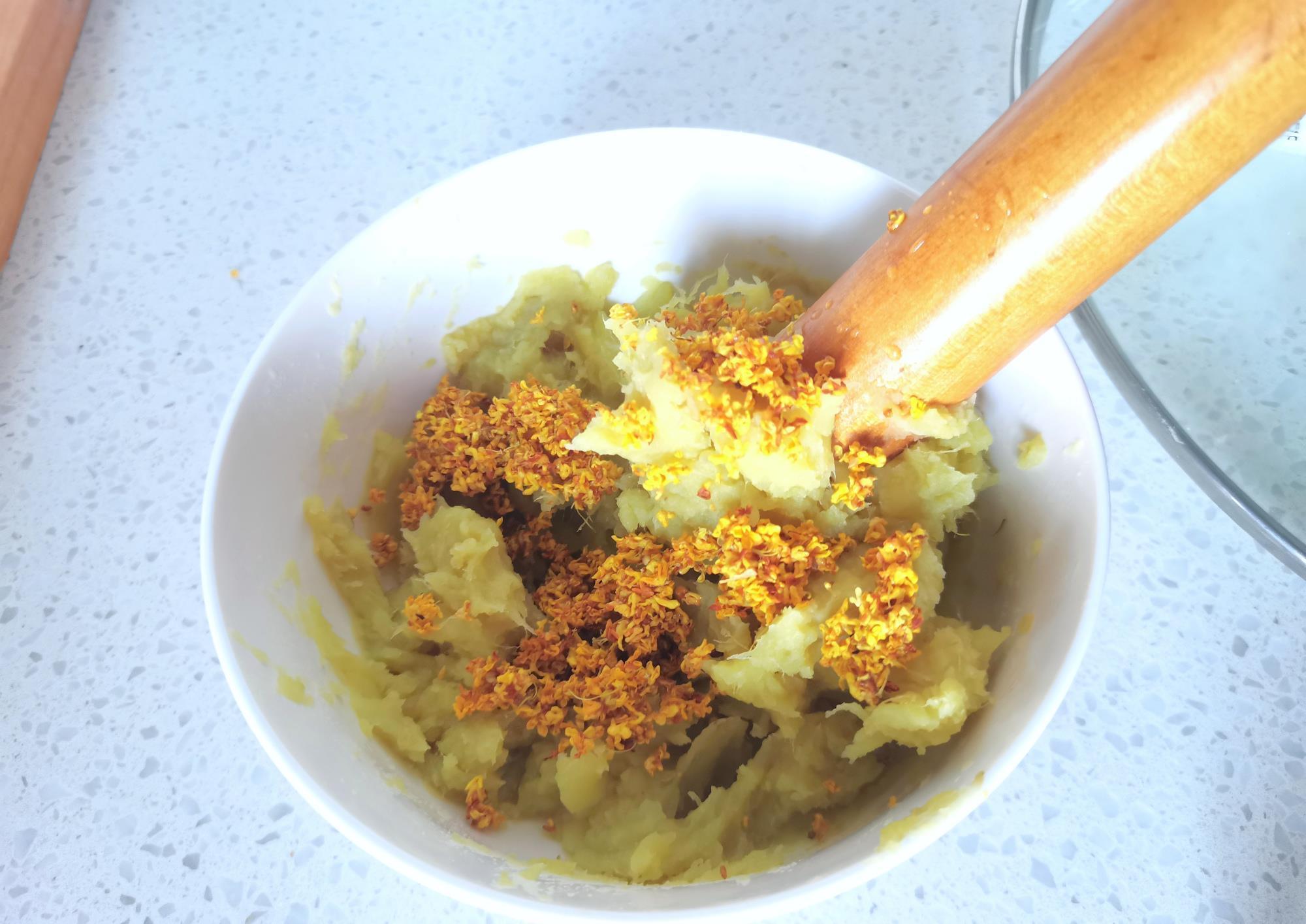 手抓饼的经典吃法，简单一卷，10分钟上桌，外酥里甜，外面买不到