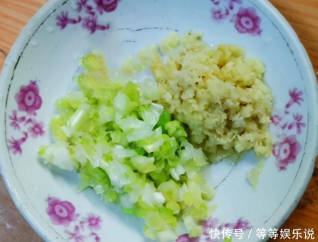 炸肉丸|炸肉丸时，别再放淀粉，厨师：学会3点，肉丸外脆里嫩，还不松散
