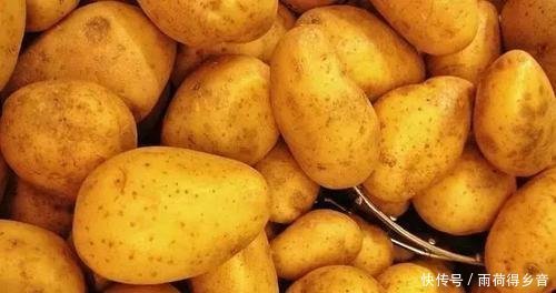 土豆维生素C含量,是苹果的7倍,可蒸着吃好,还是过油炒好