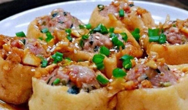 鲜香|夏天，多给家人做这道菜，鲜香美味又营养，一次做一盘不够吃