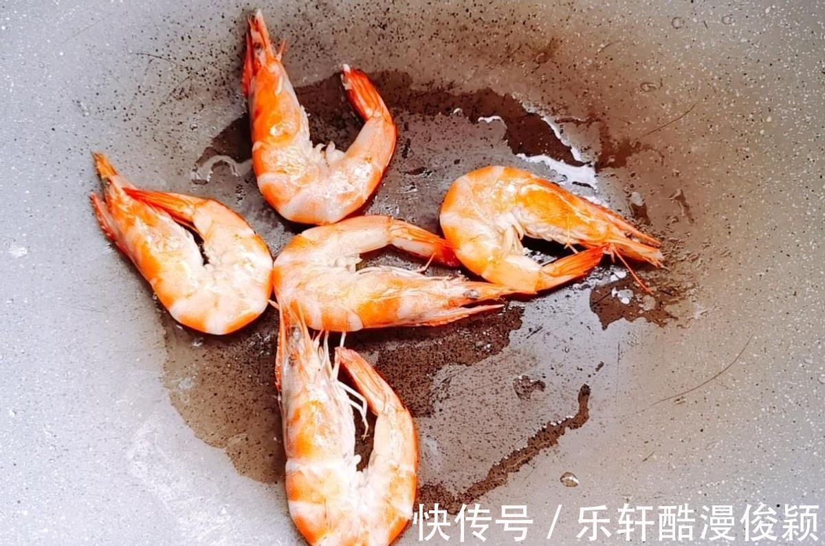 中秋|中秋将至,用应季蔬菜做一道鲜虾丝瓜汤,喝一口就能鲜到神清气爽