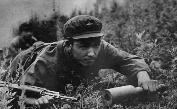 司令员|珍宝岛“战斗英雄”周登国,后来官至军区司令员,晚年结局如何?