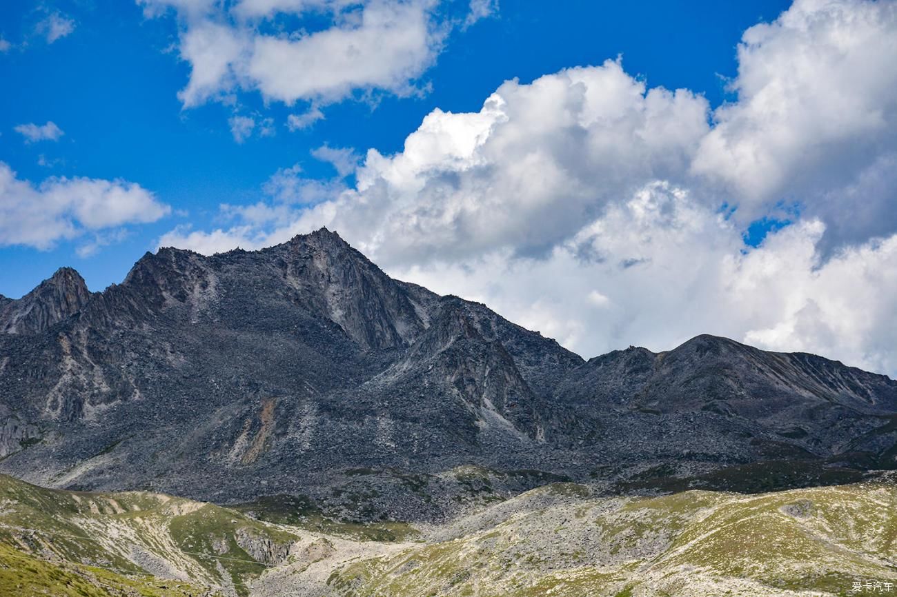 两个地方让我百去不厌，一个是四姑娘山，另一个就是贡嘎山！