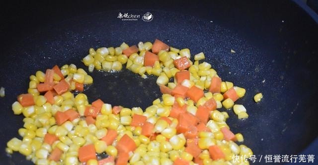 面包片别直接吃了，加点蔬菜和鸡蛋，香脆可口，连吃三天都不够