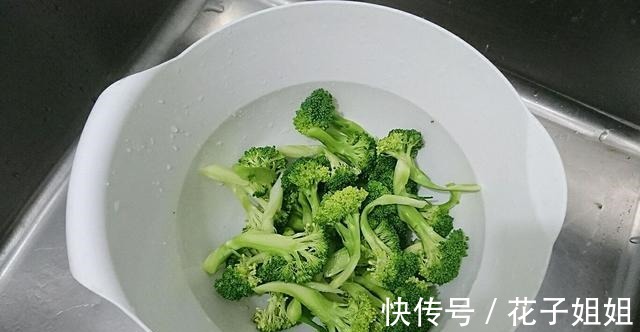 步骤|减肥健身就吃这道菜,鲜虾仁西兰花,清脆爽口,营养丰富!