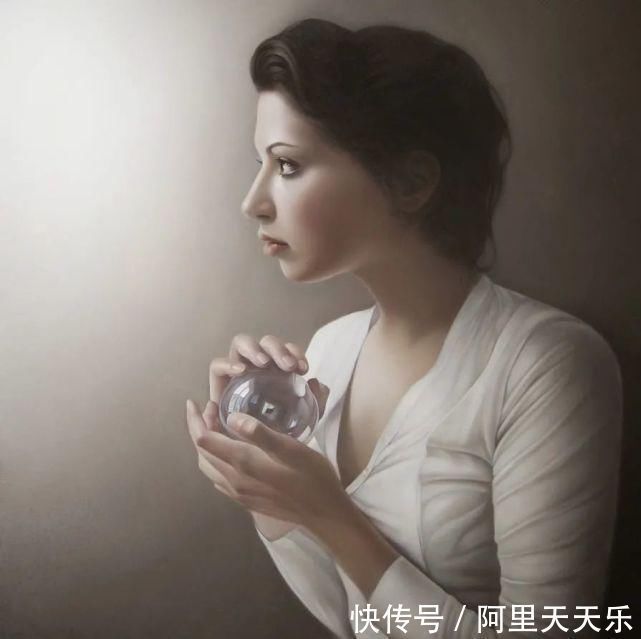 刘易斯&她笔下的时尚女性肖像,唯美动人!绝对是写实爱好者学习的榜样