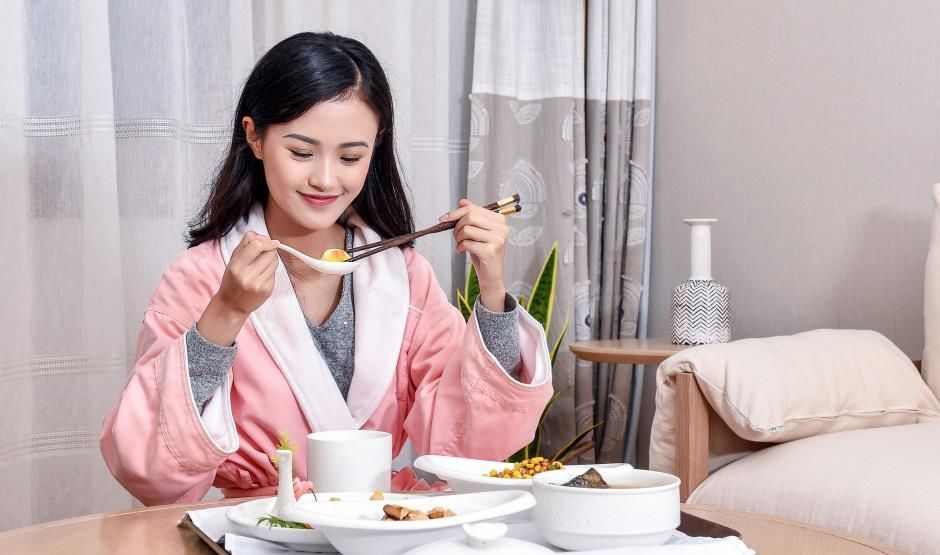 怀孕2个月，身体和感觉有这些“变化”，是在暗示你，胎儿很健康