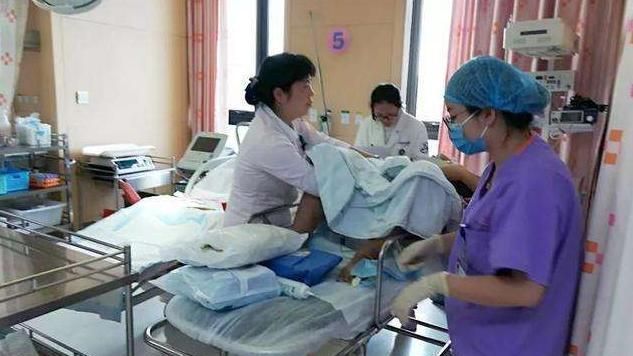 内检|95后产妇直言“顺产无尊严”，看完这几张图，明白什么叫母亲