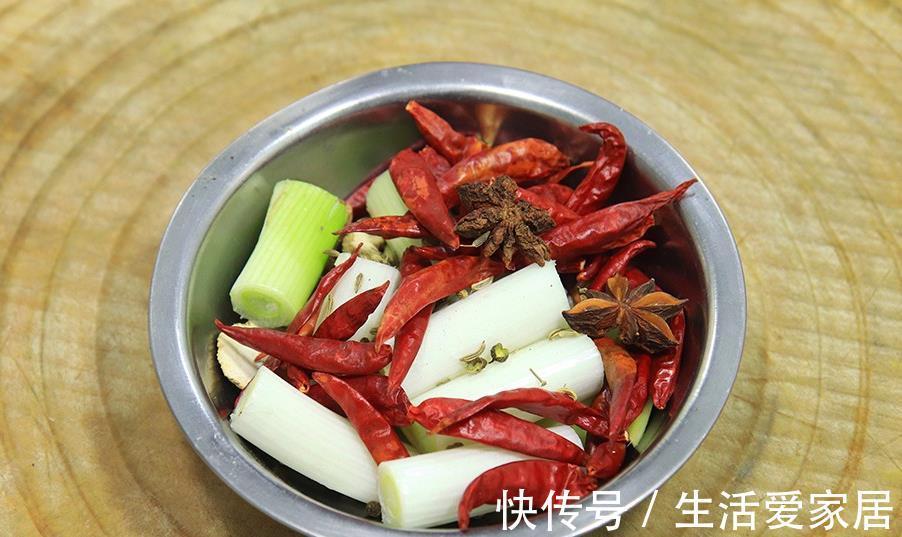 红润|卤烧鸭，鸭肉入味难？厨师长教你一招，肉质红润不柴，入味到骨