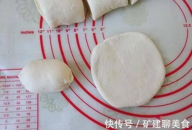 油酥糖饼，这么做暄松香甜，大人小孩抢着吃！