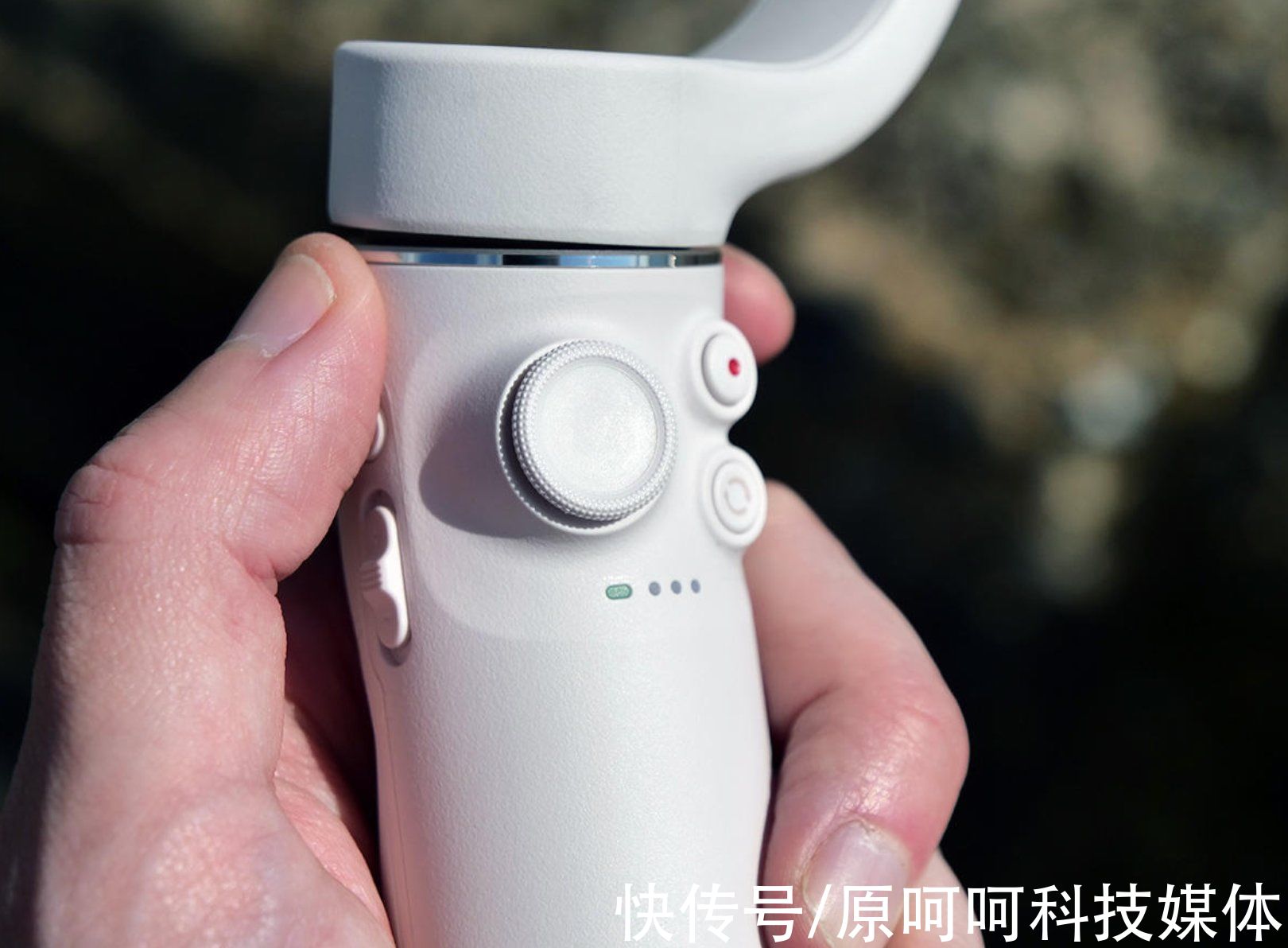 none|围观！DJI OM 5评测：专为手机而设计，云台实力过硬