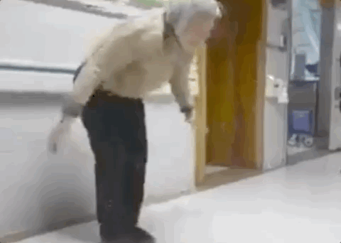 俯卧撑|78岁“俯卧撑奶奶”找到了！网友得知真相破防…