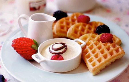 男孩儿|三位孕妇,一位爱吃甜、一位嗜酸、一位吃肉多,预示着什么