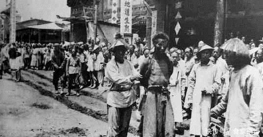 逃回|慈禧西逃回京后见一景象,她以为大清要复兴,其实这才是灭亡!