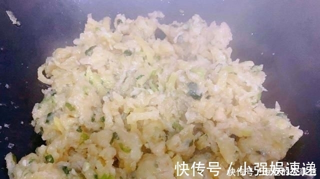 黏液蛋白|我家用土豆做它，上锅一蒸，松软入味，两天必做一次，老妈特爱吃