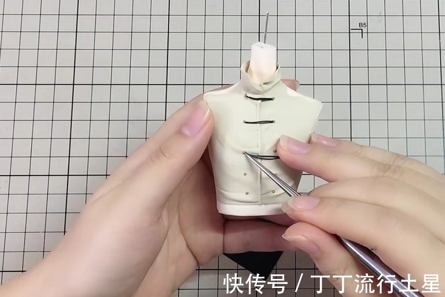 魔尊要抱抱|大佬用“泥巴”捏出漫画版花城,手艺分女娲娘娘一半可好