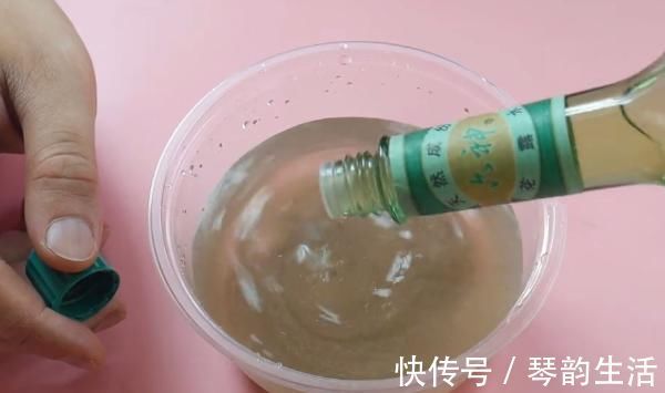 蚊香|蚊香灰别倒掉了,加点花露水,解决了家家户户的烦恼,太实用了